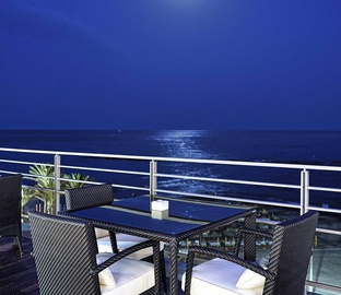 Terraza  Vincci Selección Aleysa Málaga Benalmádena