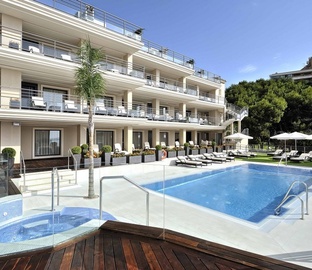 Piscina  Vincci Selección Aleysa Málaga Benalmádena
