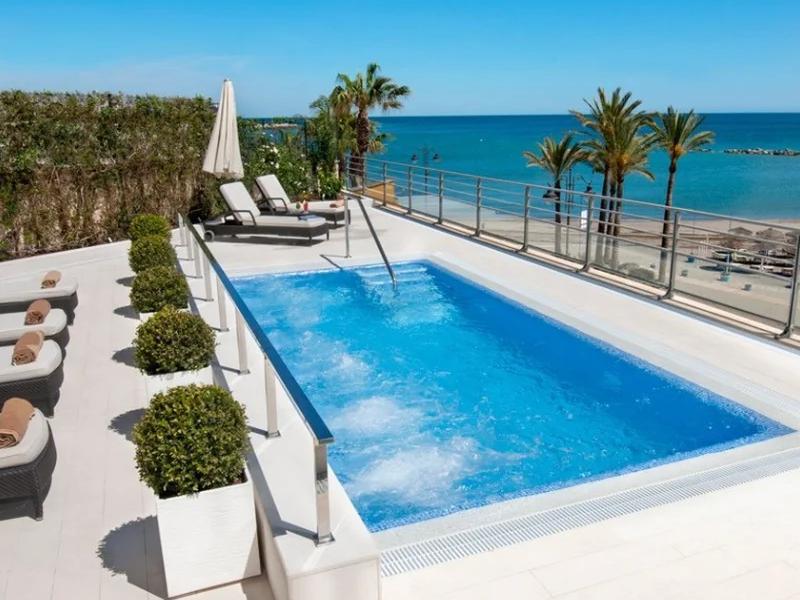 Piscina con Hidromasaje  Vincci Selección Aleysa 5* Málaga Piscina con Hidromasaje  Vincci Selección Aleysa 5* Málaga