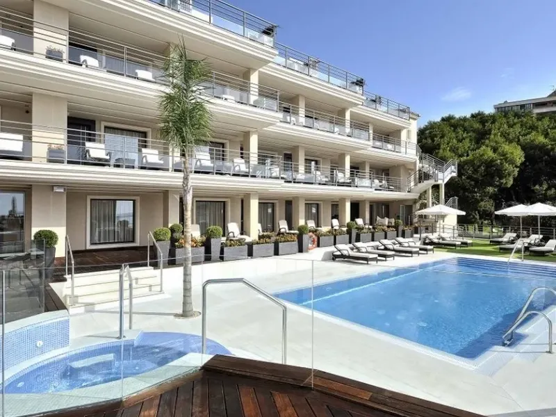 Piscina Vincci Selección Aleysa 5* Málaga Piscina Vincci Selección Aleysa 5* Málaga